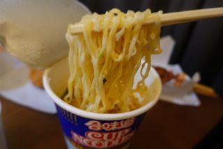 NISSIN 닛신 컵누들  4종 - 씨푸드오리지날, 씨푸드 스파이시, 씨푸드 커리, 씨푸드 XO소스 — 5점을 준 리뷰어가 2021년 12월 올린 사용 사진