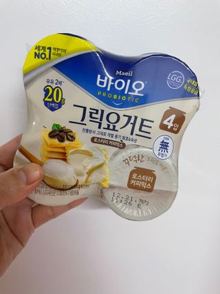 매일바이오 그릭요거트 오리지널 플레인 4개, 로스터리 커피믹스 4개 — 5점을 준 리뷰어가 2021년 12월 올린 사용 사진