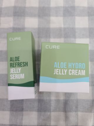 김정문알로에 큐어 큐어 알로에 리프레쉬 젤리 세럼, 큐어 알로에 하이드로 젤리 크림 — 5점을 준 리뷰어가 2021년 2월 올린 사용 사진