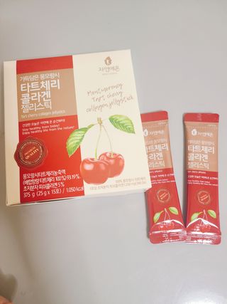 자연에온 가득담은 몽모랑시 타트체리 콜라겐 젤리스틱 — 5점을 준 리뷰어가 2021년 1월 올린 사용 사진
