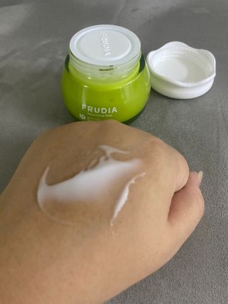 [후르디아] 민감피부 수분크림 비건 아보카도 크림 — 5점을 준 리뷰어가 2022년 8월 올린 사용 사진