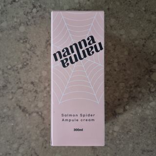 난나 살몬 스파이더 검버섯 미백 톤업 화이트닝 연어 앰플 크림 300ml 대용량 — 4점을 준 리뷰어가 2022년 8월 올린 사용 사진