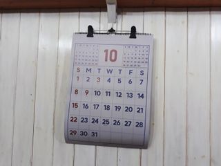 리훈 2024년 레트로 달력 벽달력 + 탁상달력 — 3.5점을 준 리뷰어가 2023년 9월 올린 사용 사진