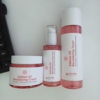아이앤립 / EYENLIP 아이앤립 연어오일 리바이탈라이징 토너+앰플+크림 3종 세트 — 5점을 준 리뷰어가 2021년 11월 올린 사용 사진