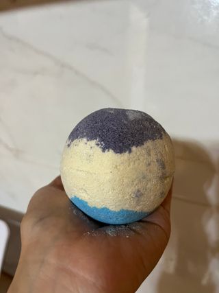 소담스퀘어 상암 Evreryday Bath Bomb Day7(에브리데이 배쓰밤 데이7) / 7종 중 2종 랜덤발송 — 5점을 준 리뷰어가 2022년 11월 올린 사용 사진
