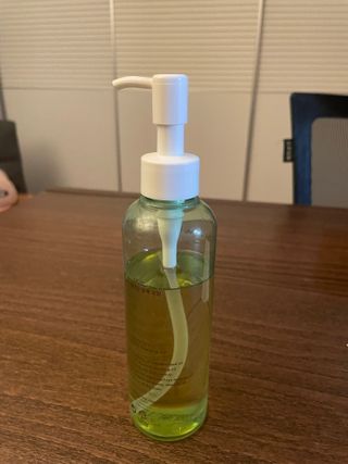 스킨큐어 산다화 순한 클렌징 동백 오일 200ml — 5점을 준 리뷰어가 2022년 8월 올린 사용 사진