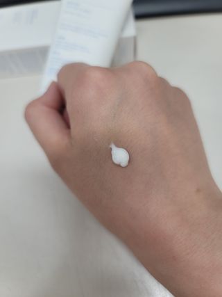 보타니티 촉촉수분자차 아쿠아핏 선 에센스 50ml + 보송톤업자차 징크 선 로션 50ml SPF50+ PA++++ (4/25) — 5점을 준 리뷰어가 2022년 4월 올린 사용 사진