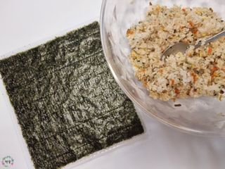 해풀잎 누구나 김밥*1ea [(혼합야채 35g *1ea,  김밥김 (5g, 5ea),  양념간장 (6g, 5ea), 참기름(5g, 2ea)] — 4점을 준 리뷰어가 2022년 5월 올린 사용 사진