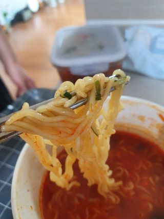 [풀무원] 자연은맛있다 정면, 백면, 홍면  세트 — 5점을 준 리뷰어가 2021년 4월 올린 사용 사진