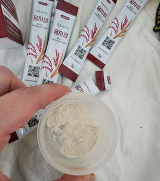 하루 1포로 콜레스테롤, 유산균, 고역가 소화효소까지 한번에 섭취! 다온바이오 홍자임 1개월분(30포) — 5점을 준 리뷰어가 2022년 12월 올린 사용 사진