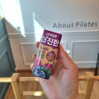 [롯데칠성] 야채듬뿍 더'진한 [롯데칠성] 야채는 이제 COLORFULL! 야채듬뿍  더 진한 레드 4개 +퍼플 4개 (총 8개) — 5점을 준 리뷰어가 2023년 6월 올린 사용 사진