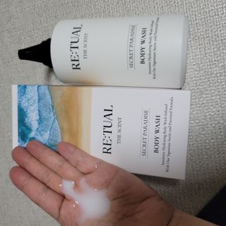 레츄얼 더 센트 바디워시 시크릿 파라다이스(500ml) — 5점을 준 리뷰어가 2022년 6월 올린 사용 사진