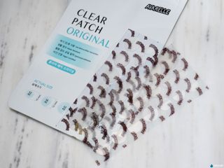 에버렐 아크네 클리어 패치 오리지널(40매) + XL(8매) 1세트, 각 1개씩 — 5점을 준 리뷰어가 2022년 5월 올린 사용 사진