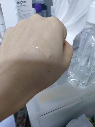 싱크스루 히알루론산 (think THROUGH HYALURONIC ACID Complex-2) — 4.5점을 준 리뷰어가 2022년 10월 올린 사용 사진