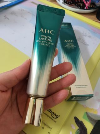 [NEW 탄력유턴 아이크림] AHC 유스 래스팅 리얼 아이크림 포 페이스 — 5점을 준 리뷰어가 2021년 2월 올린 사용 사진