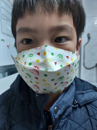 [숨그림]  덴탈마스크 짱구 우리아이 그리고 내가 쓰는 믿을수있는 케릭터 마스크  16종 — 5점을 준 리뷰어가 2021년 11월 올린 사용 사진