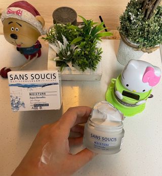 산수시 아쿠아 베네핏 24h 수부지 물광 속건조 수분크림 50ml — 4.5점을 준 리뷰어가 2021년 6월 올린 사용 사진