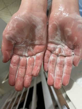 라로지크 X4 스케일링 퍼퓸 샴푸 1,000mℓ — 5점을 준 리뷰어가 2022년 2월 올린 사용 사진