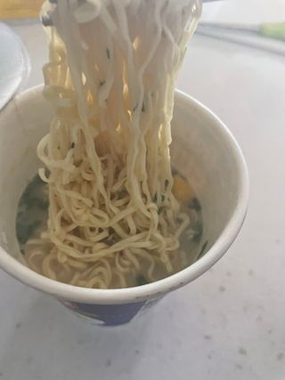 NISSIN 닛신 컵누들  4종 - 씨푸드오리지날, 씨푸드 스파이시, 씨푸드 커리, 씨푸드 XO소스 — 5점을 준 리뷰어가 2022년 4월 올린 사용 사진