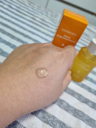 체르엠 스템앤셀 비타민 브라이트닝 에센스 30ml 1개 — 5점을 준 리뷰어가 2021년 10월 올린 사용 사진