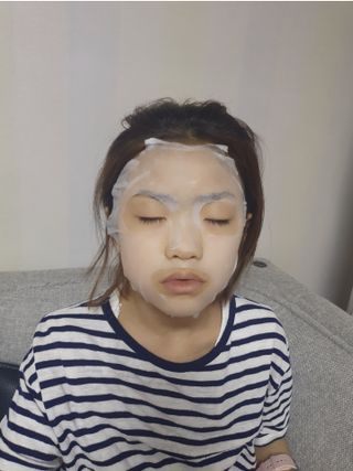 소이베베X신비아파트 키즈 아토 활력 마스크팩(금비 모양) 1+1 — 5점을 준 리뷰어가 2023년 3월 올린 사용 사진