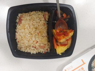 직탁 식단관리 3종 도시락(꼬막 듬뿍 곤드레비빔밥, 알리오올리오 불고기오믈렛, 매콤쭈꾸미 시래기유채밥) — 4점을 준 리뷰어가 2022년 6월 올린 사용 사진
