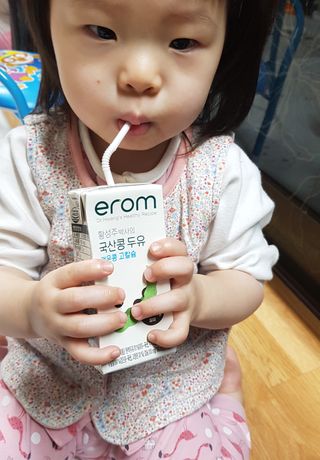 이롬 erom 황성주박사의 국산콩 두유 검은콩 고칼슘 — 5점을 준 리뷰어가 2020년 12월 올린 사용 사진