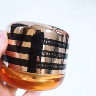 자민경 크레마카라콜 울트라 프로폴리스 하이드라 인텐스 크림 50ml — 5점을 준 리뷰어가 2021년 1월 올린 사용 사진