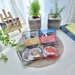 하나마이 [마마쿡] 전 청와대 천상현 셰프의 밑반찬  5종세트(소고기 장조림+연근조림+진미채+간장김자반+새우김자반) — 5점을 준 리뷰어가 2023년 4월 올린 사용 사진