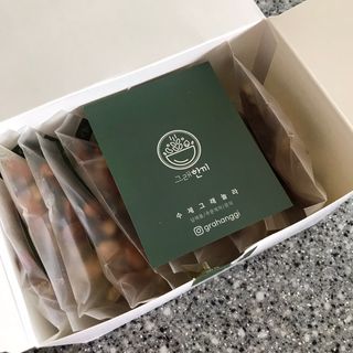 [그래한끼] 무설탕/저당 시리얼타입 수제그래놀라 (40gX10개) — 4점을 준 리뷰어가 2022년 8월 올린 사용 사진