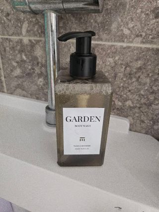 테이크어샤워 쿠팡) 가든 바디워시 GARDEN BODY WASH 250ML — 5점을 준 리뷰어가 2025년 9월 올린 사용 사진
