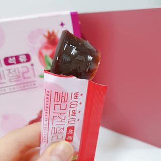 헬스업_쁘띠쁘띠석류콜라겐젤리_20g x 14포 — 5점을 준 리뷰어가 2021년 2월 올린 사용 사진