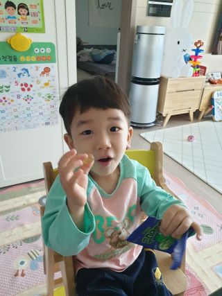 브이푸드 야쿠르트 구미젤리 — 5점을 준 리뷰어가 2021년 4월 올린 사용 사진