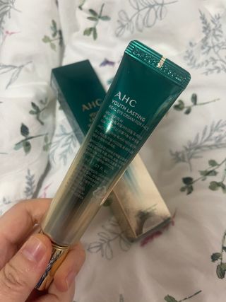 [NEW 탄력유턴 아이크림] AHC 유스 래스팅 리얼 아이크림 포 페이스 — 5점을 준 리뷰어가 2021년 2월 올린 사용 사진