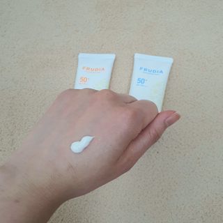 [후르디아] 혼합자차 선 에센스+톤업 선크림 2종 — 5점을 준 리뷰어가 2021년 5월 올린 사용 사진