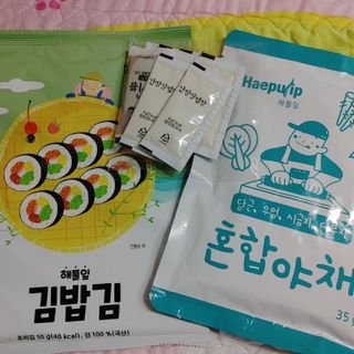 해풀잎 누구나 김밥*1ea [(혼합야채 35g *1ea,  김밥김 (5g, 5ea),  양념간장 (6g, 5ea), 참기름(5g, 2ea)] — 5점을 준 리뷰어가 2022년 7월 올린 사용 사진
