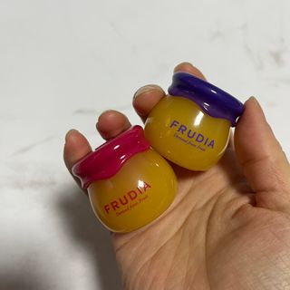 [후르디아] 올리브영 꿀과즙 립밤 2종 (블루베리/석류) — 5점을 준 리뷰어가 2022년 12월 올린 사용 사진