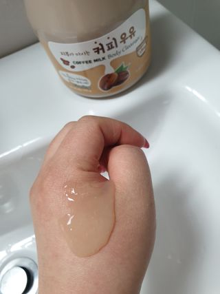 [과일나라] 피부가 마시는 커피우유 바디클렌저&바디로션 — 5점을 준 리뷰어가 2022년 3월 올린 사용 사진