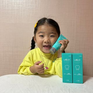 치과에서 쓰는 치약 _ 라벨제로 저불소 꼬마, 키즈, 유아, 베이비, 주니어 안전한 어린이치약 — 5점을 준 리뷰어가 2022년 11월 올린 사용 사진