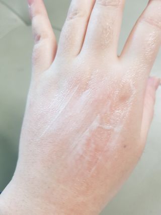 [후르디아] 끈적임 없는 착한성분 비건  핸드크림 3종 — 5점을 준 리뷰어가 2021년 1월 올린 사용 사진