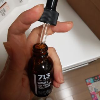 [세븐원쓰리 713] 피부톤을 속부터 밝게 피누스 비타민C 딥 하이드레이션 세럼 — 5점을 준 리뷰어가 2021년 11월 올린 사용 사진
