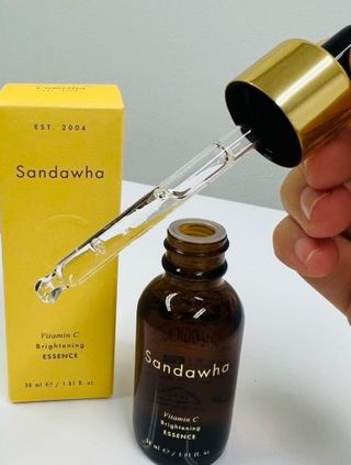 스킨큐어 산다화 비타민c 화이트닝 에센스 30ml — 5점을 준 리뷰어가 2023년 10월 올린 사용 사진