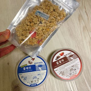 [브레이브퀸] 수제 그릭 요거트 + 그래놀라 세트 — 4.5점을 준 리뷰어가 2021년 12월 올린 사용 사진