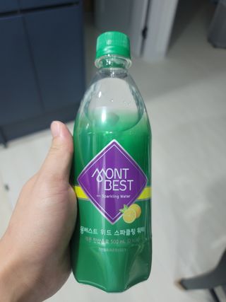 몽베스트 Montbest with Sparkling water Lemon OR Lime 20병(랜덤) — 5점을 준 리뷰어가 2021년 10월 올린 사용 사진