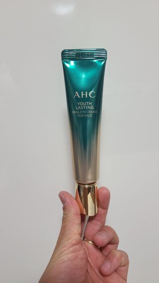 [NEW 탄력유턴 아이크림] AHC 유스 래스팅 리얼 아이크림 포 페이스 — 5점을 준 리뷰어가 2021년 4월 올린 사용 사진