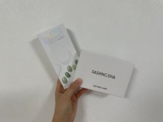 데싱디바 글레이즈 젤네일 스노쿨링 네일_5종 중 택 1 — 5점을 준 리뷰어가 2021년 8월 올린 사용 사진