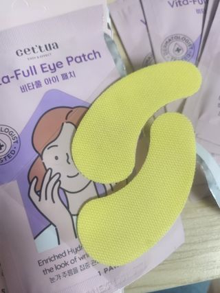 세뚜아(Cettua) 나우[세뚜아] 비타풀 아이 패치 Cettua Vita-Full Eye Patch — 5점을 준 리뷰어가 2024년 3월 올린 사용 사진