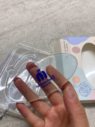 미라클풋 유리발각질제거기 물없이 쓱싹쓱싹 몇번만에 발각질 완벽제거 — 5점을 준 리뷰어가 2021년 10월 올린 사용 사진