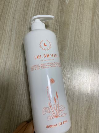 프리[닥터문] 유산균 락토케어 질경초 여성청결제 1000ml (젤타입) — 5점을 준 리뷰어가 2022년 7월 올린 사용 사진