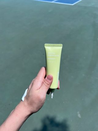 아이레시피 마일드시카 브라이트닝 업 선스크린 SPF50+ PA++++ — 4점을 준 리뷰어가 2023년 6월 올린 사용 사진